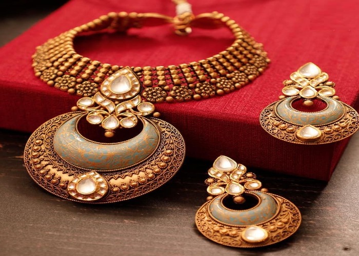 Gold price in Varanasi. Image source: www.dhanalakshmijewellers.com
